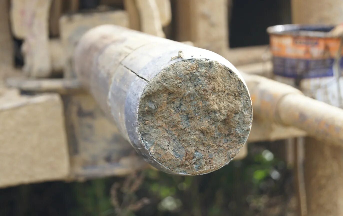 Керн нефть. Керн при бурении скважин. Керн геологоразведки. Керн бурение. Керн при бурении.