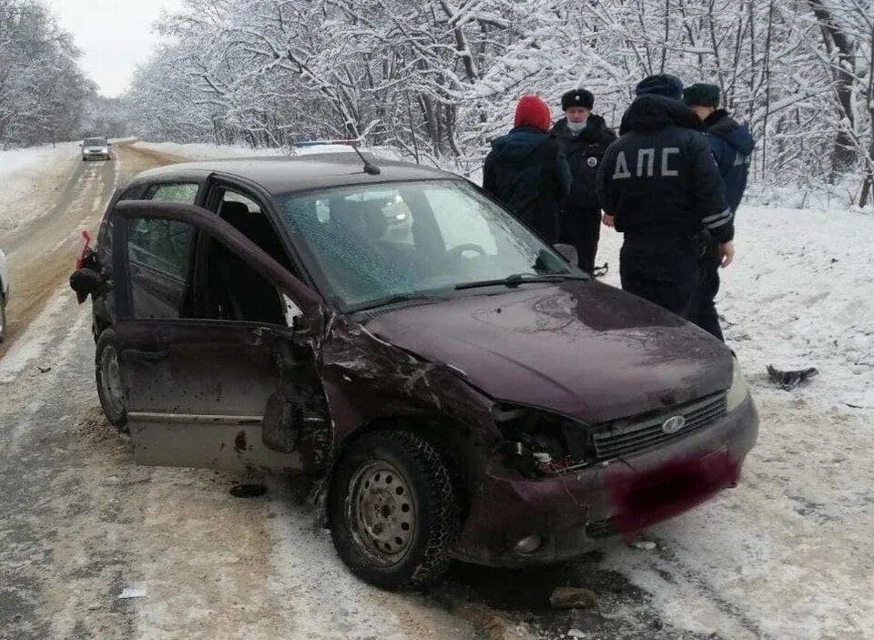 Попасть четверо. ДТП на Кумыске в Саратове вчера. Авария на Кумыске Саратов. Авария на Кумыске Саратов сегодня. Саратов вчера авария на Кумыске.