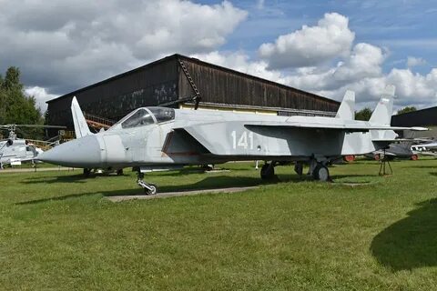 Як 141 сверхзвуковой самолет