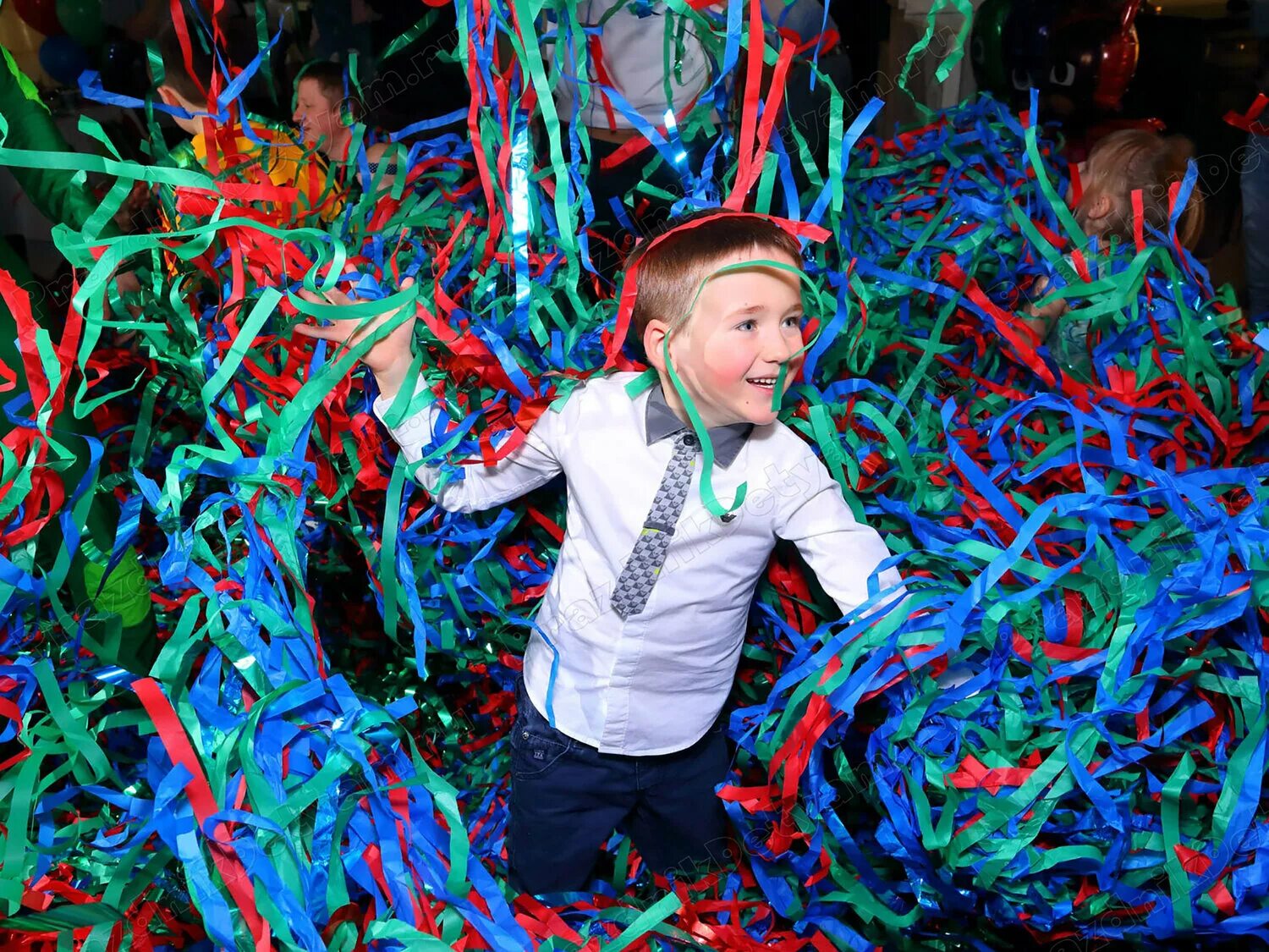 леонардо парк ярославль. медиа искусство. интерактивное шоу энергия спорта цель. 3d мэппинг на инсталляции. цифровое шоу.