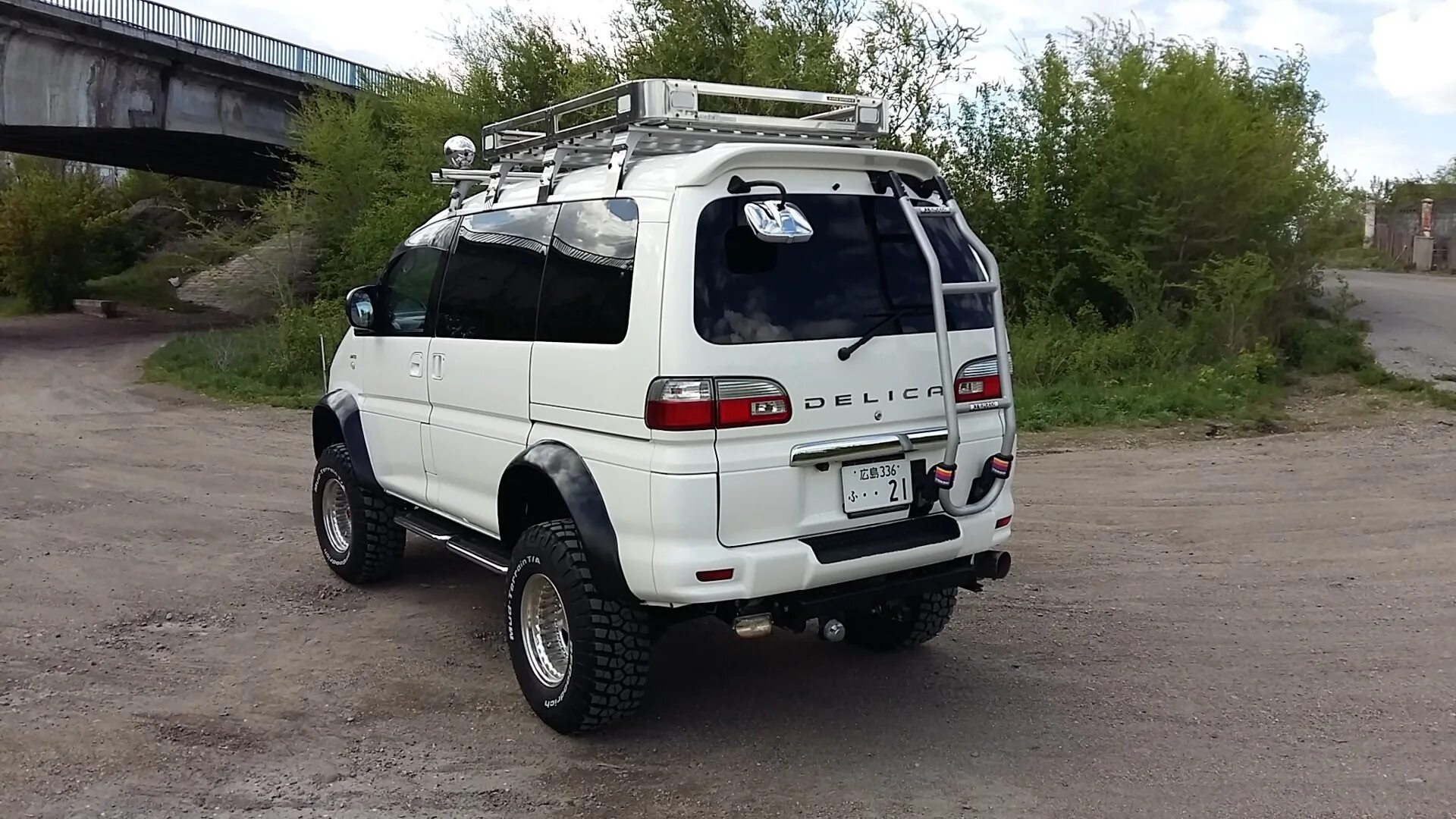 Купить делику в хабаровске. Делика 3. Mitsubishi Delica 4x4. Mitsubishi Delica 3.0. Митсубиси Делика 2006.