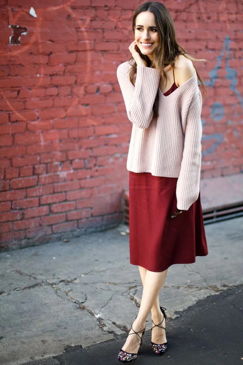 летнее платье со свитером. топ поверх блузки. платье со свитером сверху. трикотажная кофта с длинным рукавом. свитер с юбкой.