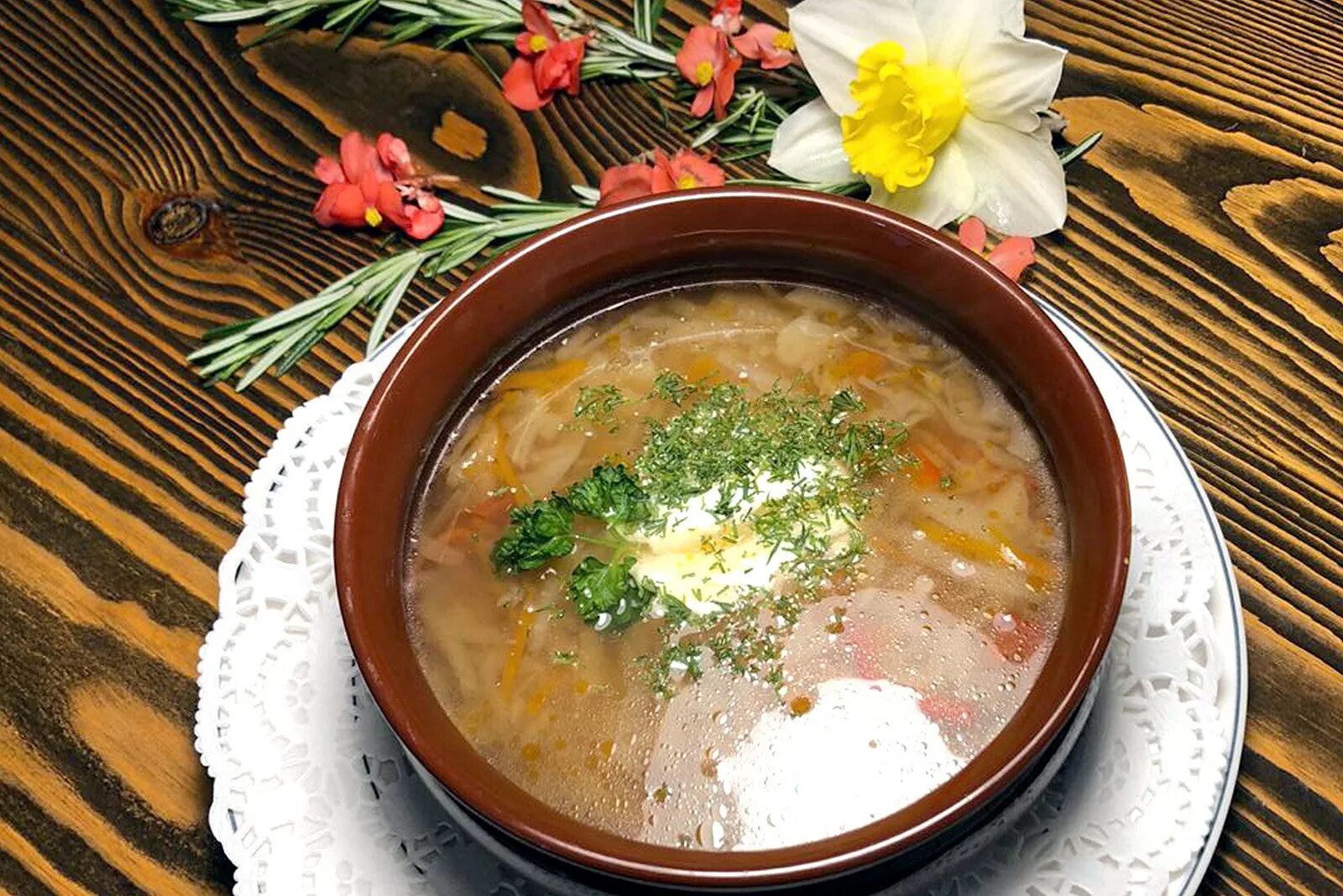 Томленые щи из квашеной капусты