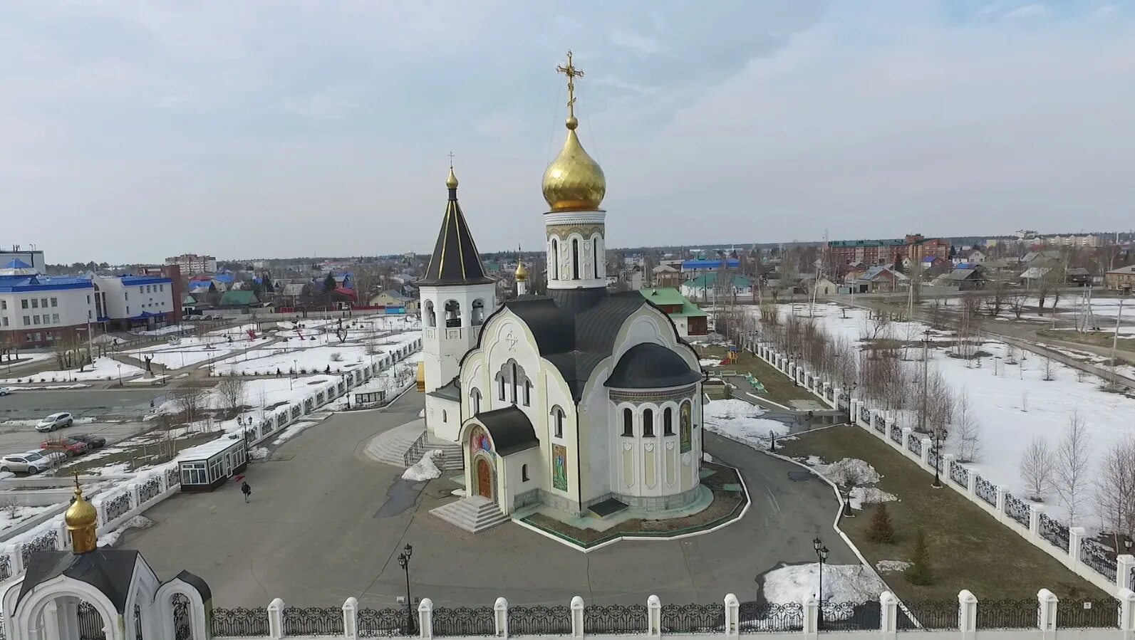 Сайты югорска хмао. Храм Сергия Радонежского Югорск. Югорск ХМАО. Храм Сергия Радонежского Югорск фото. Кафедрального собора прп. Сергия Радонежского Югорск.