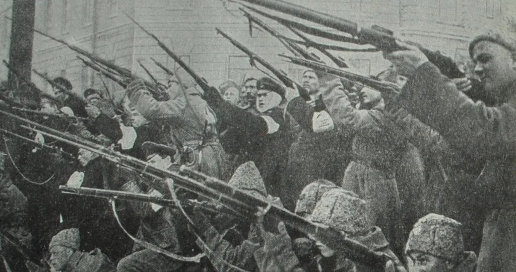 Вооруженное восстание в петрограде год. Октябрьское восстание в петрограде. Октябрьское вооруженное восстание 1917. Октябрьское восстание в петрограде. Подготовка вооруженного восстания в петрограде 1917.