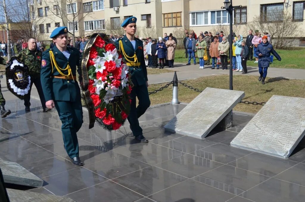 245 Гвардейский мотострелковый полк. Новосмолино памятник погибшим в Чечне. Дом офицеров Новосмолино.