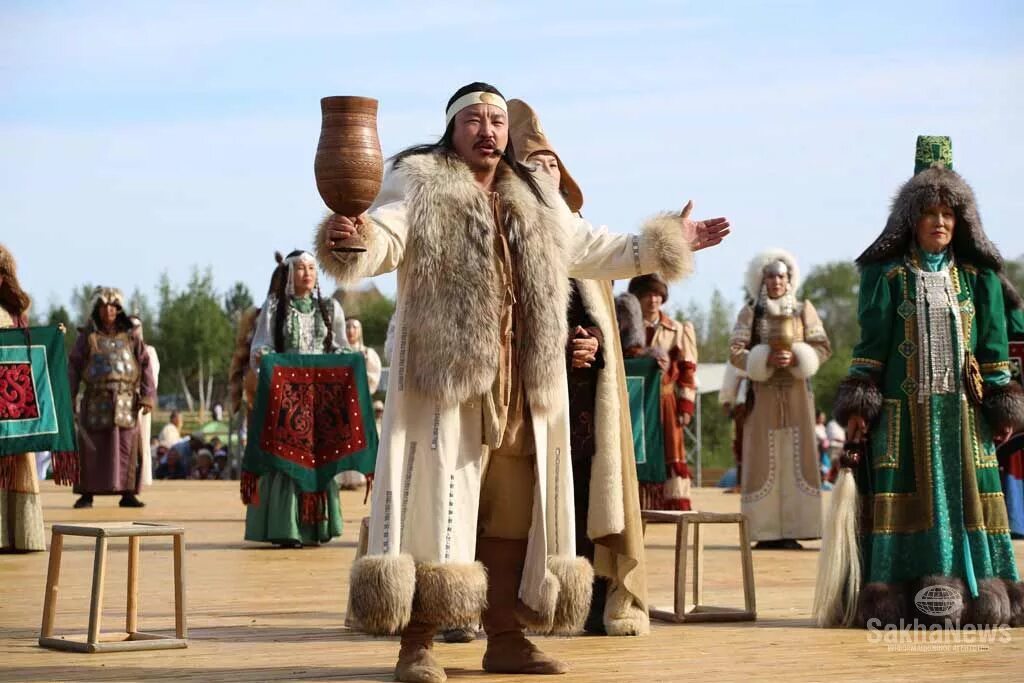 Ысыах олекминск. Айсен николаев ысыах якутия. Якутия праздник изобилия ысыах. Автономное учреждение республики саха (якутия) "театр олонхо". Олекма ысыах олонхо.