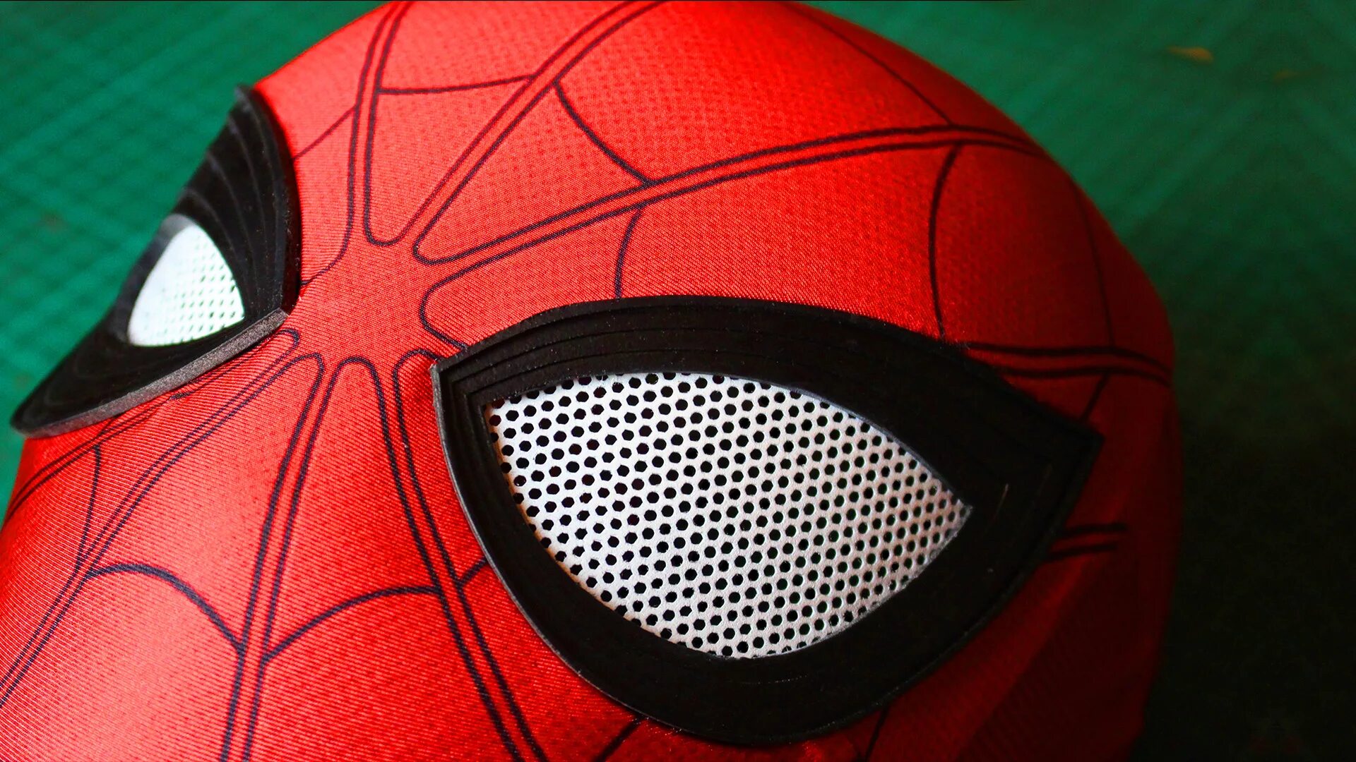 Паучок петя. Домашний паук под микроскопом. Павлин под микроскопом. Паук скакунчик глаза. Восьмиглазый паук.