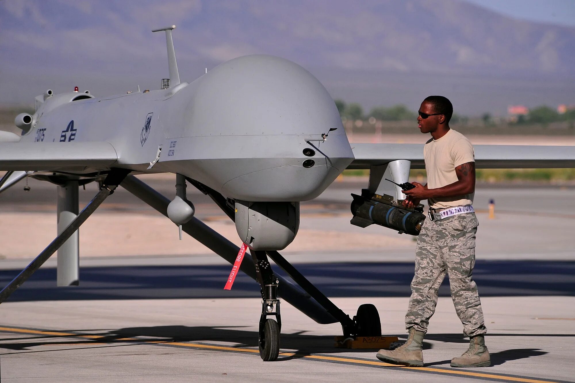 БПЛА mq-1 "предатор. General Atomics mq-1 Predator. Mq-1b Predator. Дроны mq-1 Predator. Применение беспилотного воздушного судна