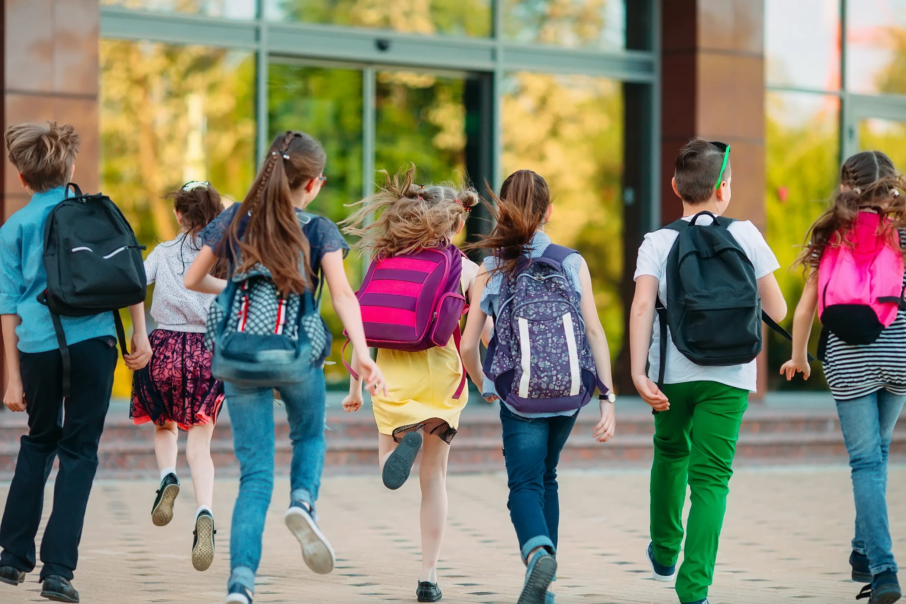 When do children go to school. Children going to school. go to school. children are going to school. каникулы в 2025 году у школьников.