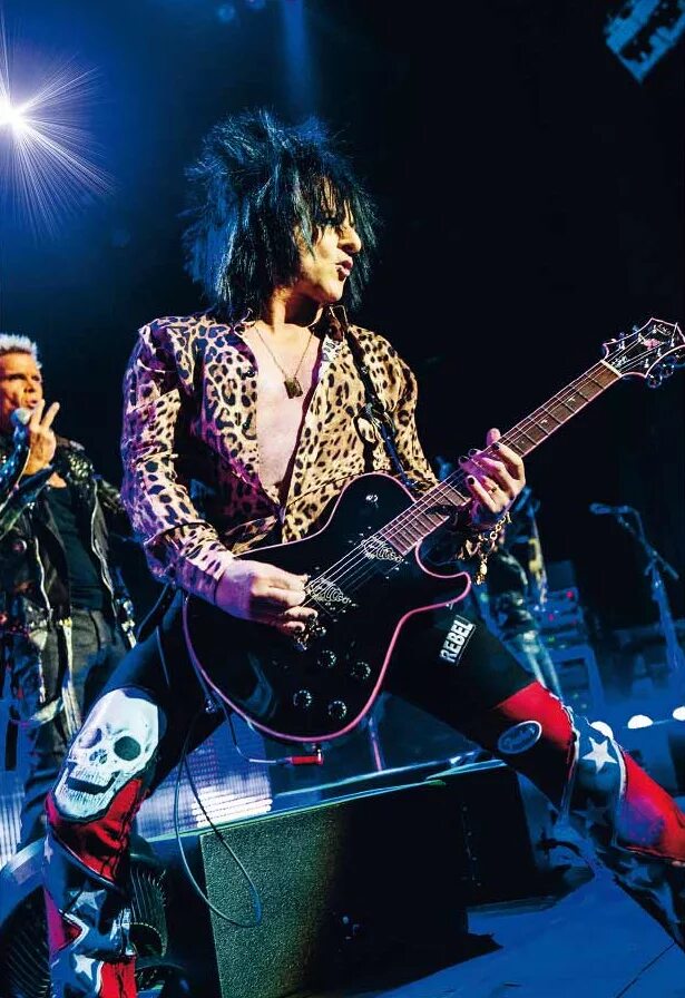 Steve stevens. Стив стивенс. steve stevens гитарист. гитарист билли айдола. steve stevens billy idol.
