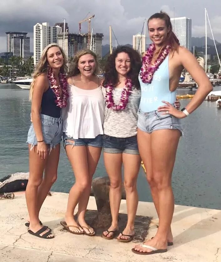 высокая и низкая девушка. маленькие мужчины. Describing people. Tall ekaterina lisina рост. Tall girl джек.