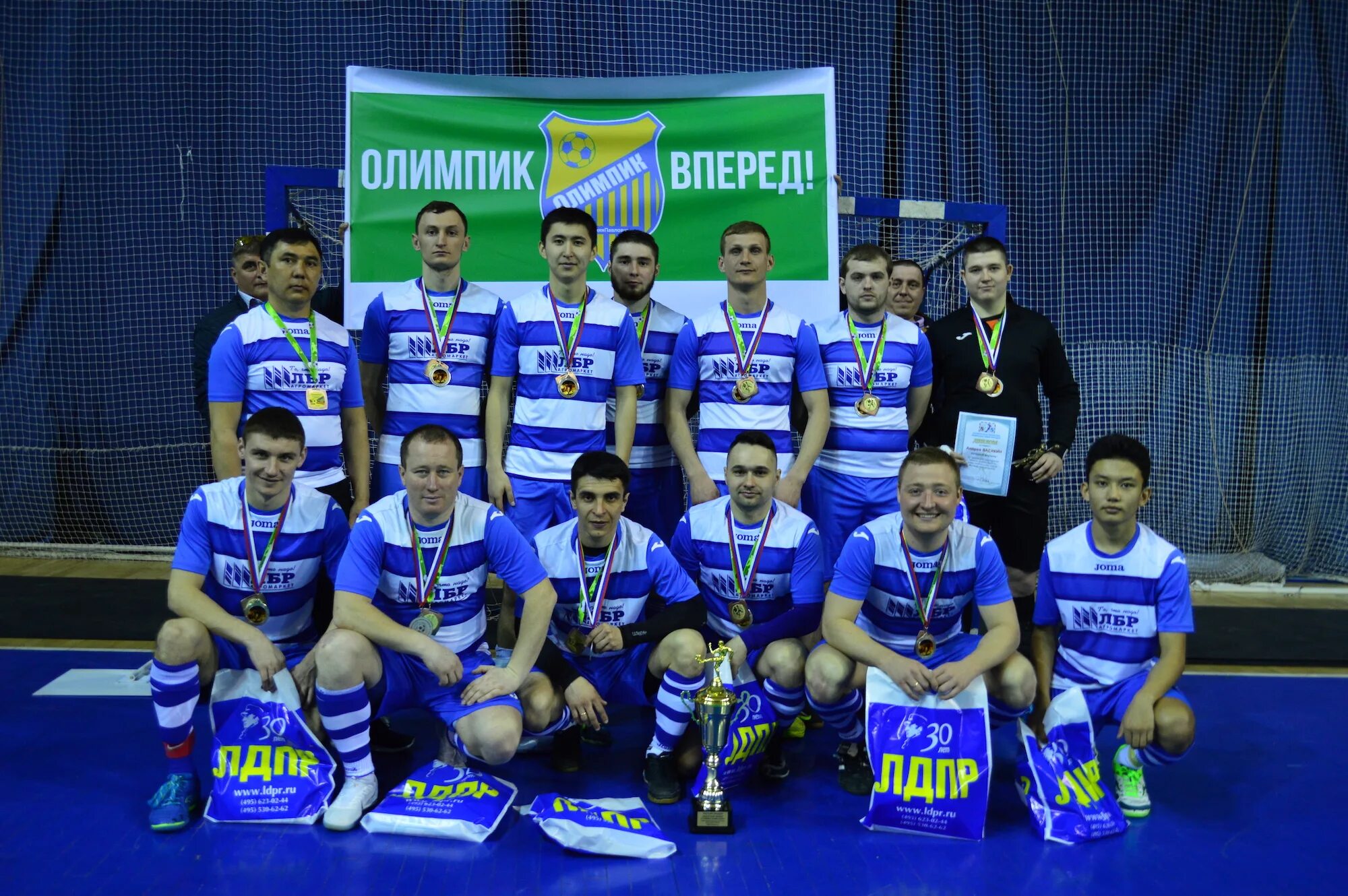 Корабли титаник британик и олимпик. Олимпик 2013. Лайнер британик. Дфк звезда 2013. Олимпик 1912.