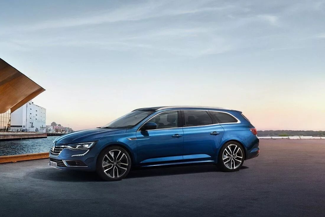 Mercedes c 2023. Skoda superb 2022/2023. Vw passat alltrack 2020. универсал 2023 новый. универсал 2023 новый.