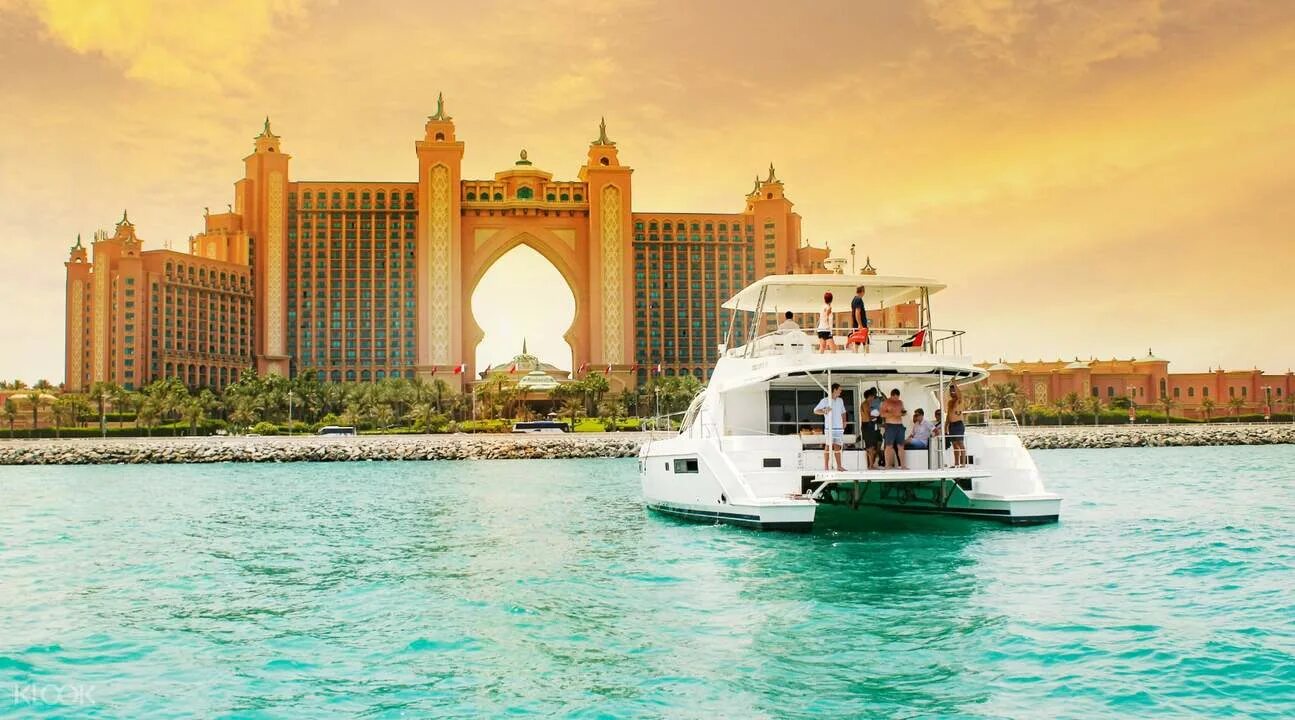 Туры в оаэ с перелетом. Дубай лакшери. оаэ шарджа море. араб. yacht tour dubai.. абу-даби traveler.