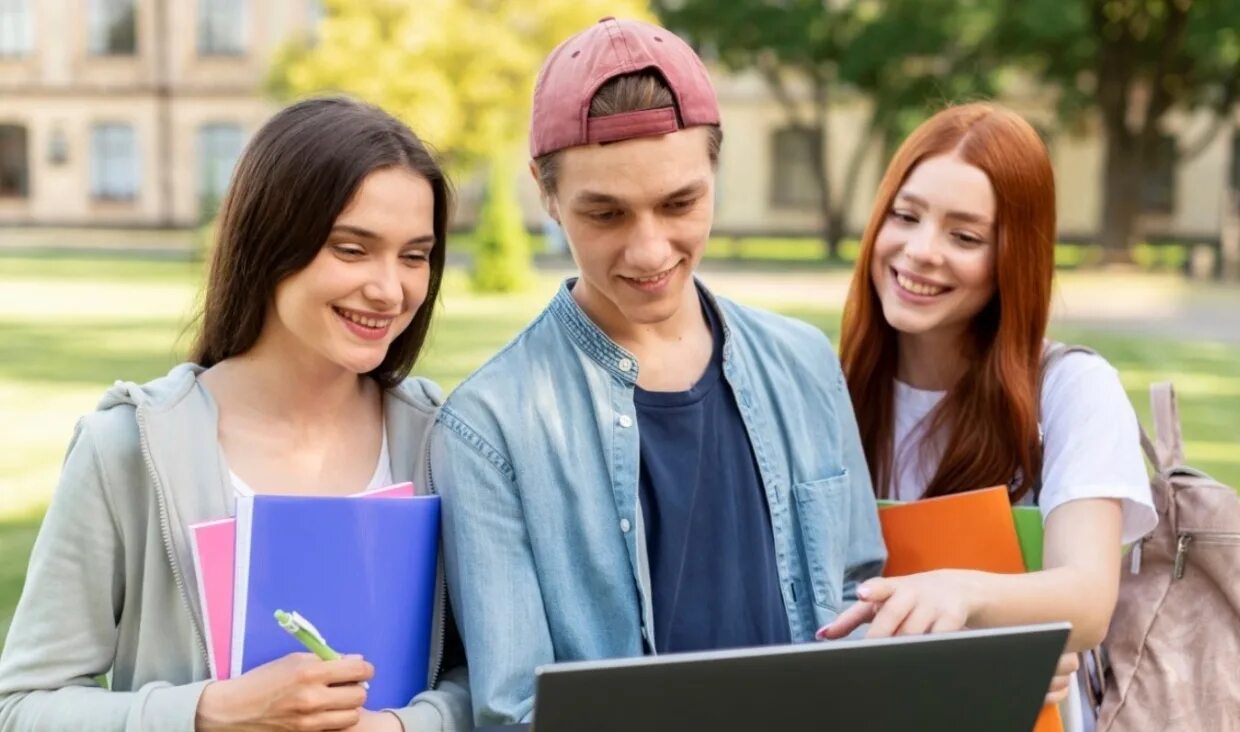 Привлечение абитуриентов. Абитуриент суть. Студент выбирает вуз. Абитуриент. Приемная кампания в вузы.