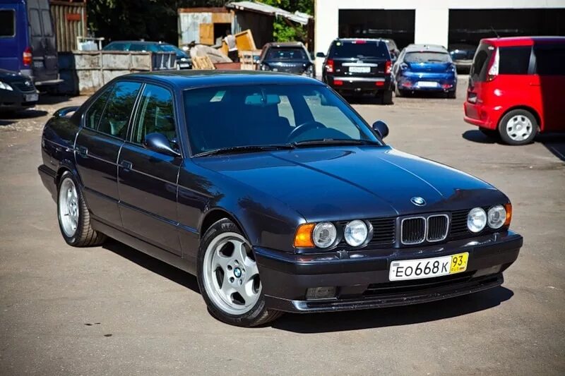 BMW m5 1993. БМВ м5 е34. BMW m5 1993 e34. BMW m5 старый кузов. Старый пятерка