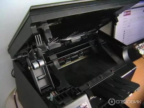 Мфу laserjet m1132. Laserjet m1132 mfp картридж. hp 1132 mfp лоток. принтер hp m1132 лоток. принтер laserjet m1132 mfp лоток для бумаги.