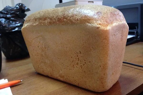 Как сделать самый вкусный бутерброд. Серый хлеб в хлебопечке. Почему крошится хлеб. Хлеб крошится. Хлеб крошится.