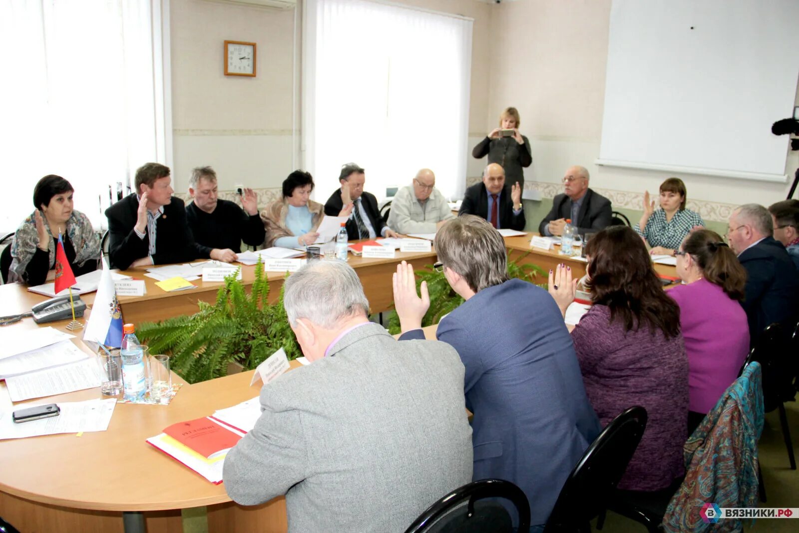 Работа вязники прямой работодатель. Глава вязниковского района. администрация города вязники. глава администрации г вязники. мэр вязниковского района.