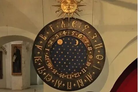 Старый новый год куранты по какому каналу