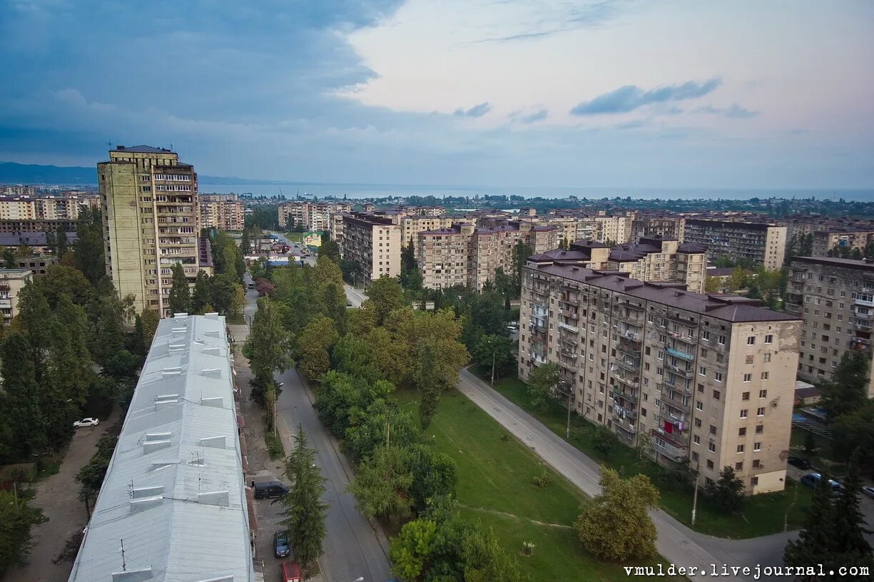 Сухуми новый район. Сухум жилые районы. Сухум улица Картозия. Абхазия новый район.