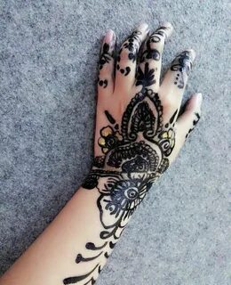 Бодибилдингпен айналысатын әйелдер аузына сиқырды сорып алады