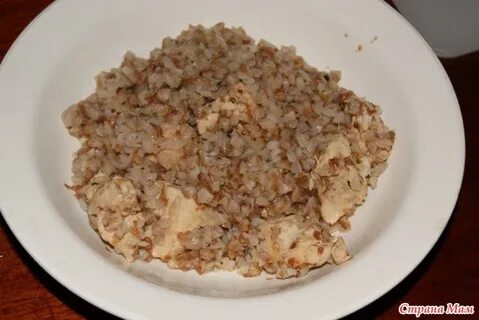 Куриное филе с гречкой на сковороде