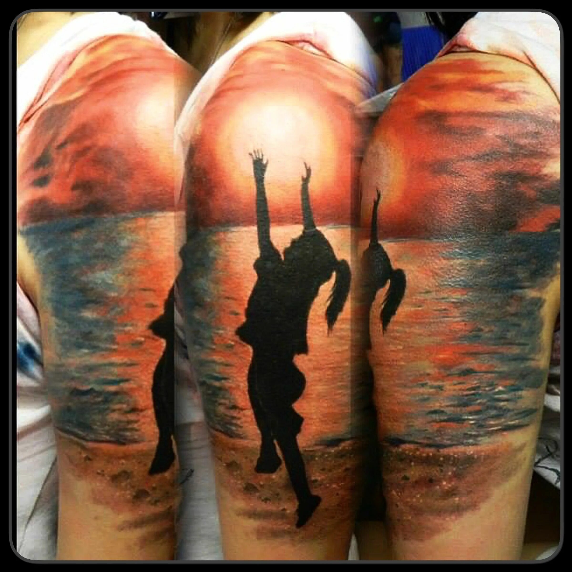 Тату солнце на кисти. Тату восход. Татуировка восходящее солнце. Наколка солнце на руке. Татуировка солнце на запястье.