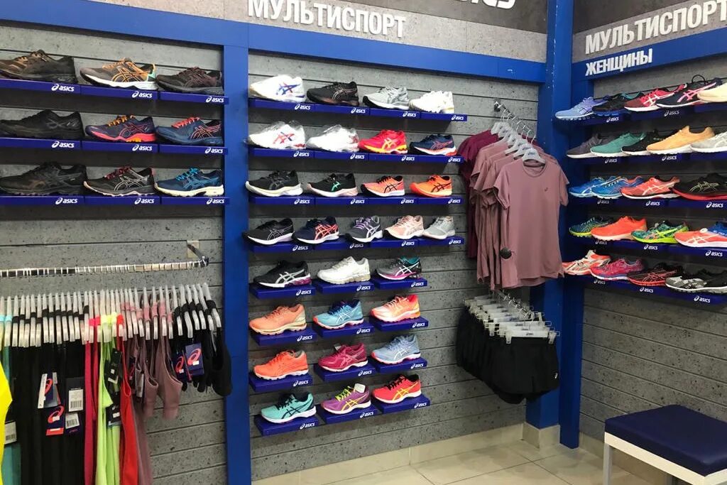 ASICS магазины в Новосибирске. Спортивная одежда Новосибирск. ASICS, Новосибирск, улица Орджоникидзе.