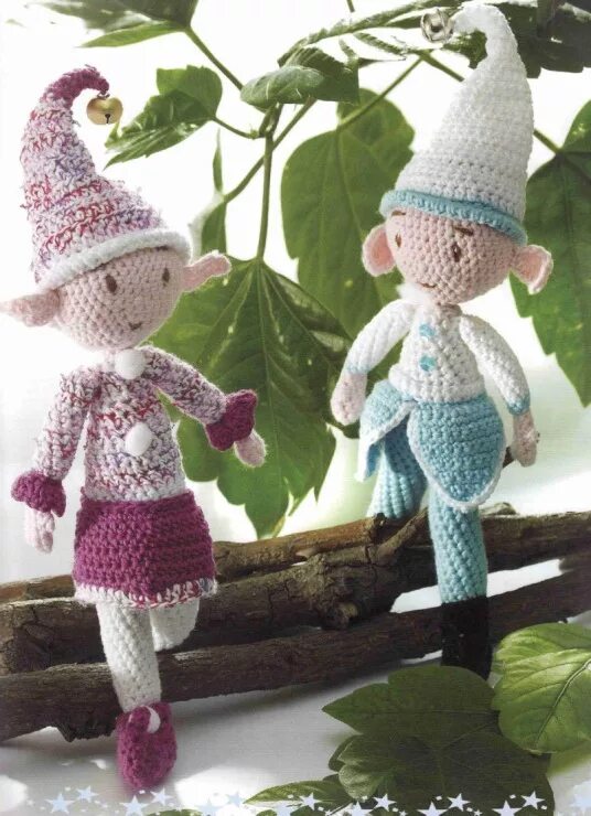 Рождественский эльф амигуруми хабалкина. Связанного эльфа. Вязаные эльфы крючком. Эльф габриэль амигуруми. Связанного эльфа.