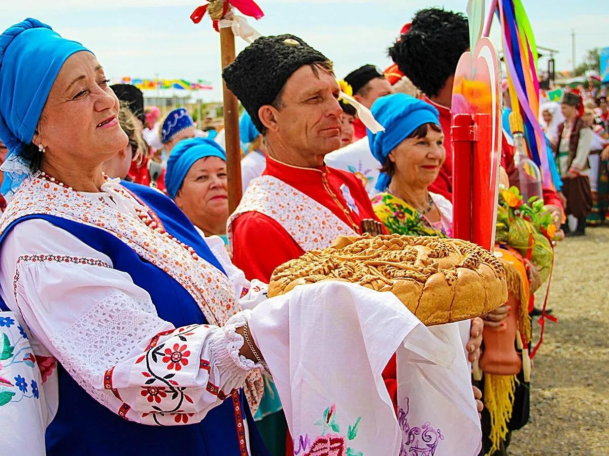 Народы проживающие на кубани. Этностаница Атамань. Кубанские традиции. Традиции Кубанского народа. Кубанские традиции и обычаи.