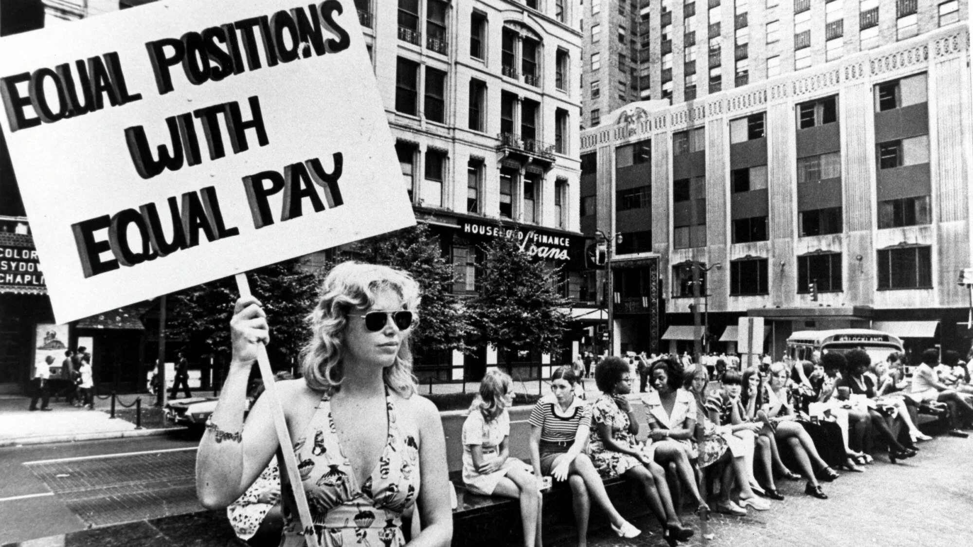 Манифестация 28 февраля 1908 нью йорк. Феминизм 1970. Феминизм. Женское движение. Движение суфражисток 19-20 век англия.