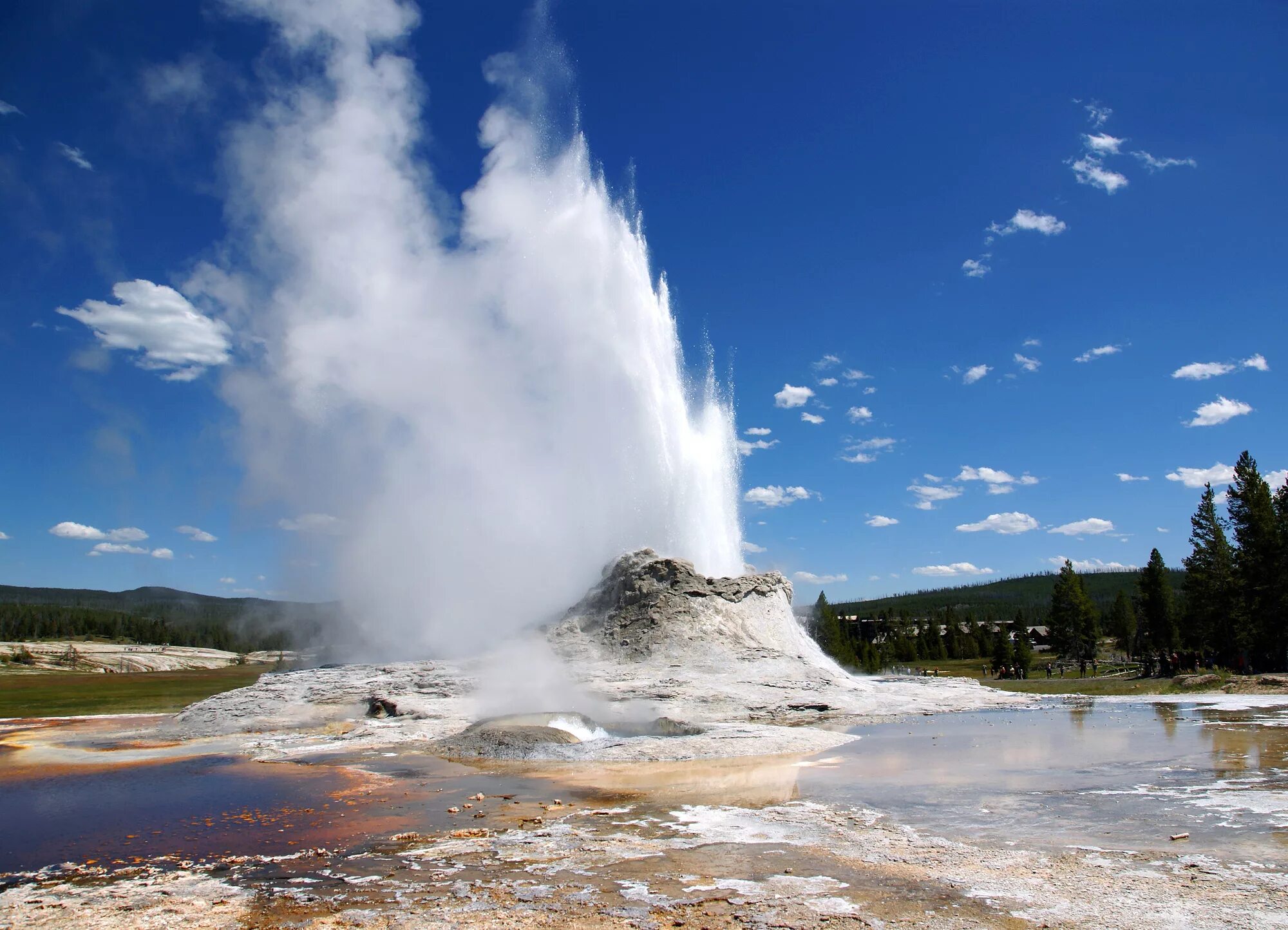 Geothermal energy. Геотермальная энергия в Исландии. Геотермальная станция Йеллоустоун. Энергия гейзеров. Геотермальная теплота.