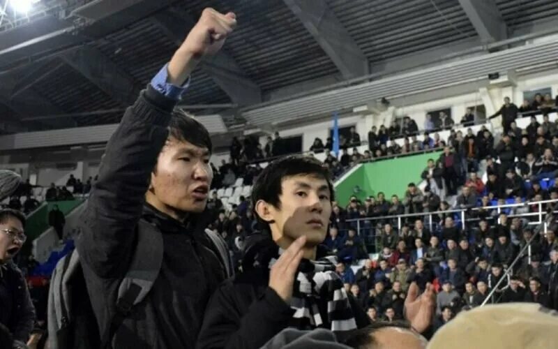 Хакасы качинцы. Конфликт в якутии с киргизами. Монгольские девушки. Национальный наряд невесты якутии. Киргизы и якуты.