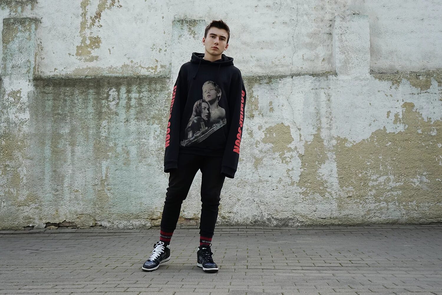 Хайповые песни. Фото про Соловьева Никиту. Одежда Фила из трудных подростков. Обладает стиль одежды.