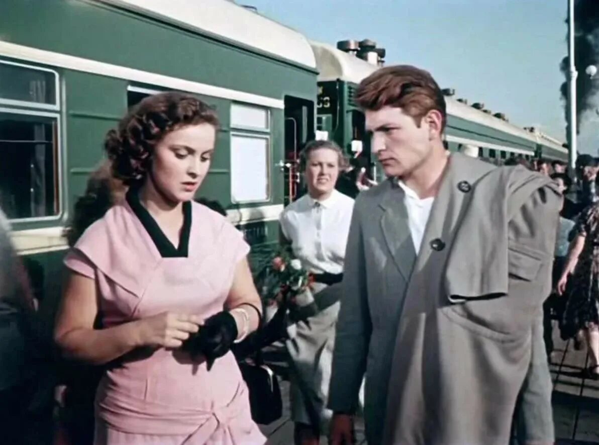 Анализ фильма "Два Бойца" (1943г) и "Разные судьбы" (1956г). Кинорежиссера Луков