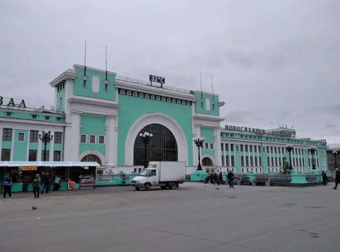 Поезд новосибирск татарская. Автовокзал Новосибирск Шамшурина. Новосибирск главный вокзал 1 путь. Автокасса ЖД вокзал главный Новосибирск. Новосибирск-главный, Новосибирск, улица Дмитрия Шамшурина, 43.