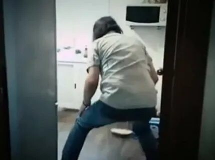 Любовник издевается над женой