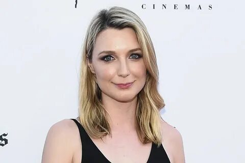 Scarlett snow