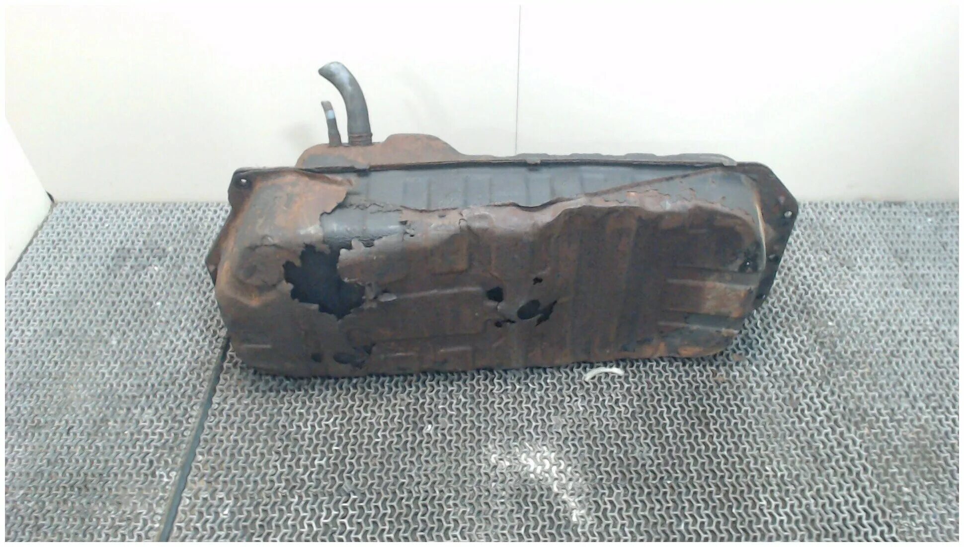 Kia sorento 2005 бак топливный. Топливный бак соренто. Бензобак киа соренто1 бензин. Соренто 2019 топливный бак. Топливный бак соренто 2003 bl.