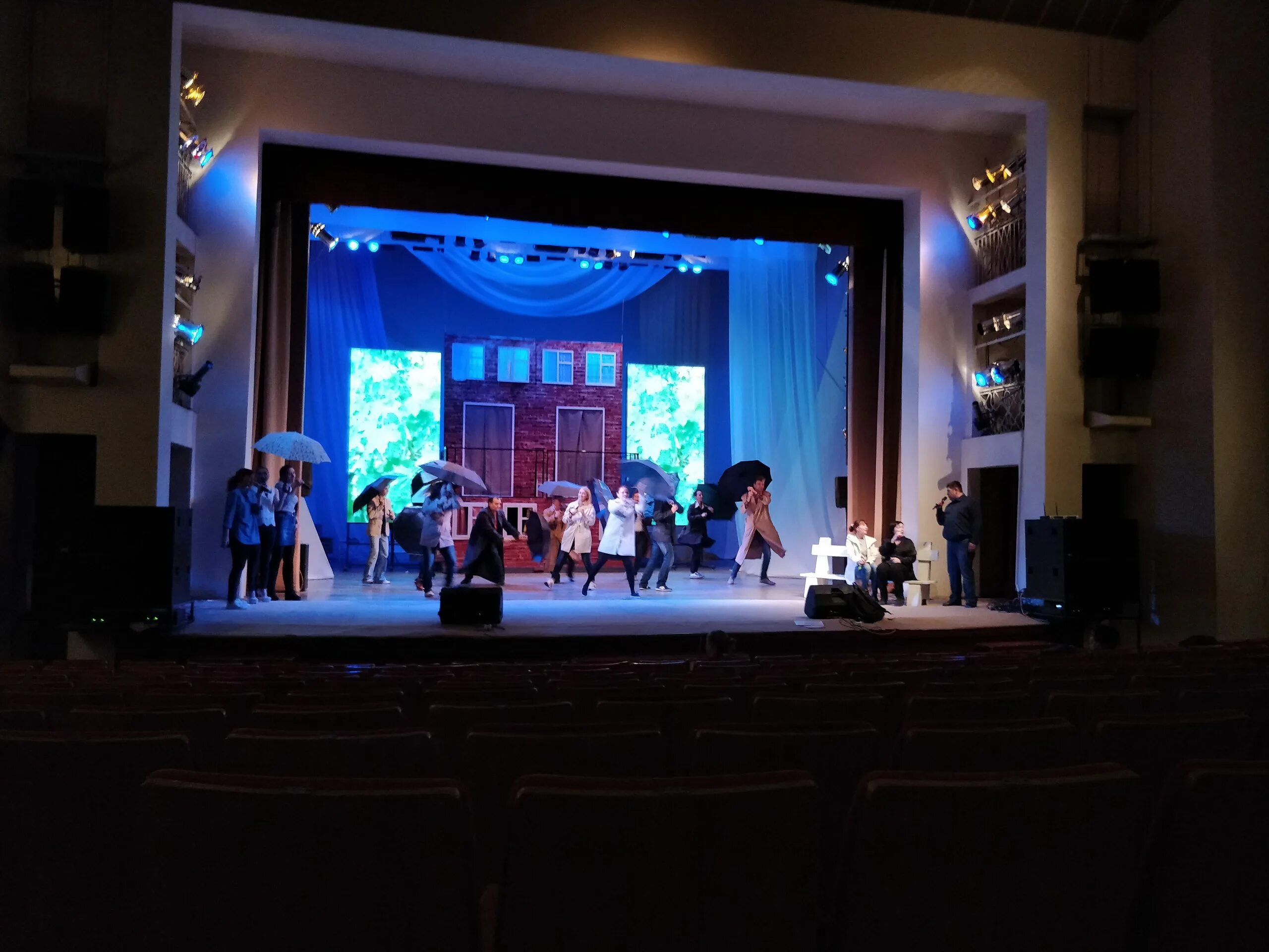 Заречный пензенская область дк. Дворец культуры заречный. Заречный пензенская область дк. Современник заречный. Современник заречный.