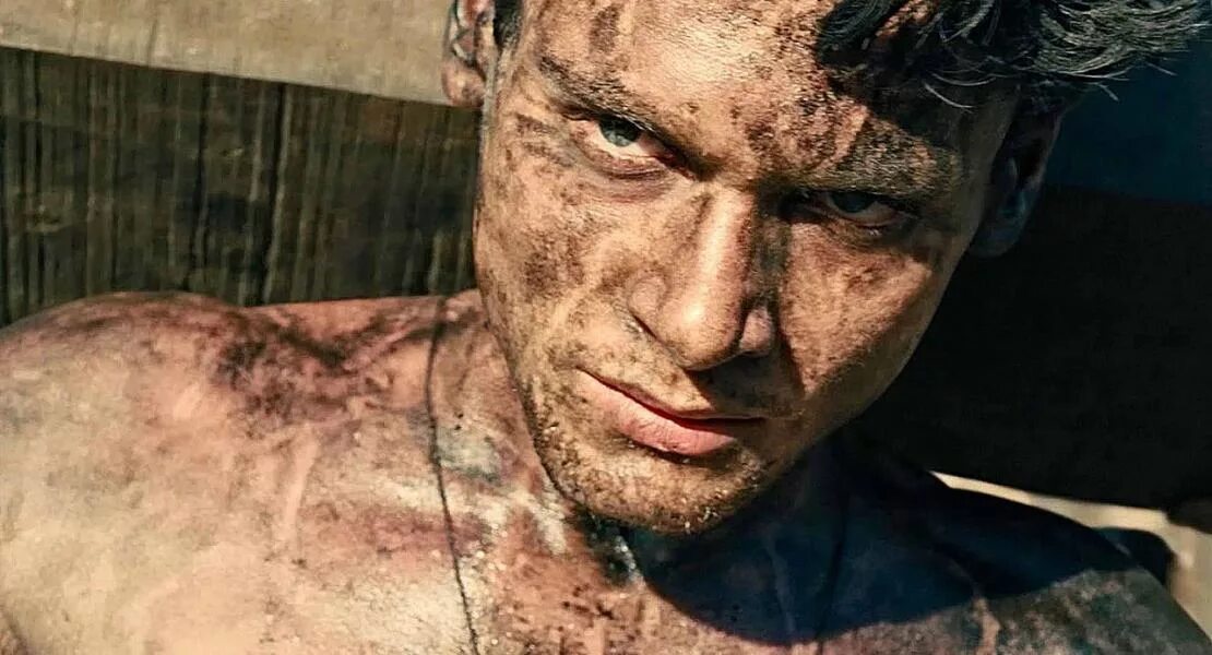 Несломленный фильм 2014 луи замперини. Несломленный 2014. Несломленный фильм 2014 джон магаро. Unbroken фильм 2014. Несломленный анджелина джоли.