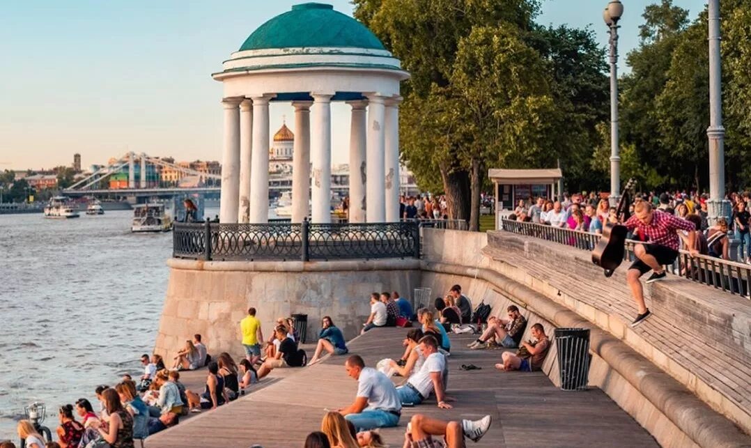 Парк горького прогулка. Парк культуры Горького Москва. ЦПКИО Горького Москва. Парк имени Горького Москва сейчас. Достопримечательности Москвы парк Горького.