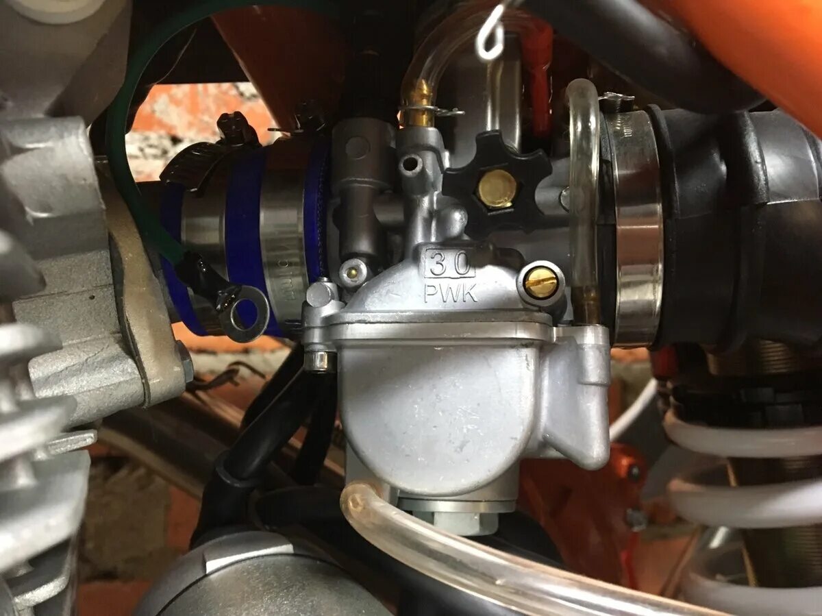 Карбюратор yamaha 3. Пвк 32 карбюратор на эндуро. Вакуумный карбюратор на 250 кубов 166фмм. Карбюратор на зид 250 эндуро. Лочин мото запчасти карбюратор.