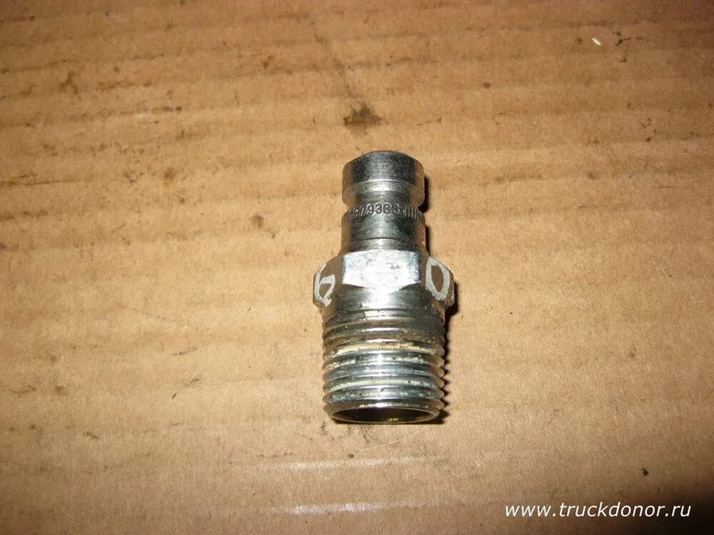 Штуцер охлаждения. Штуцер стелс 300. Штуцер акпп сайбер. Штуцер охлаждения m278. Штуцер топливный обратки хино 700.