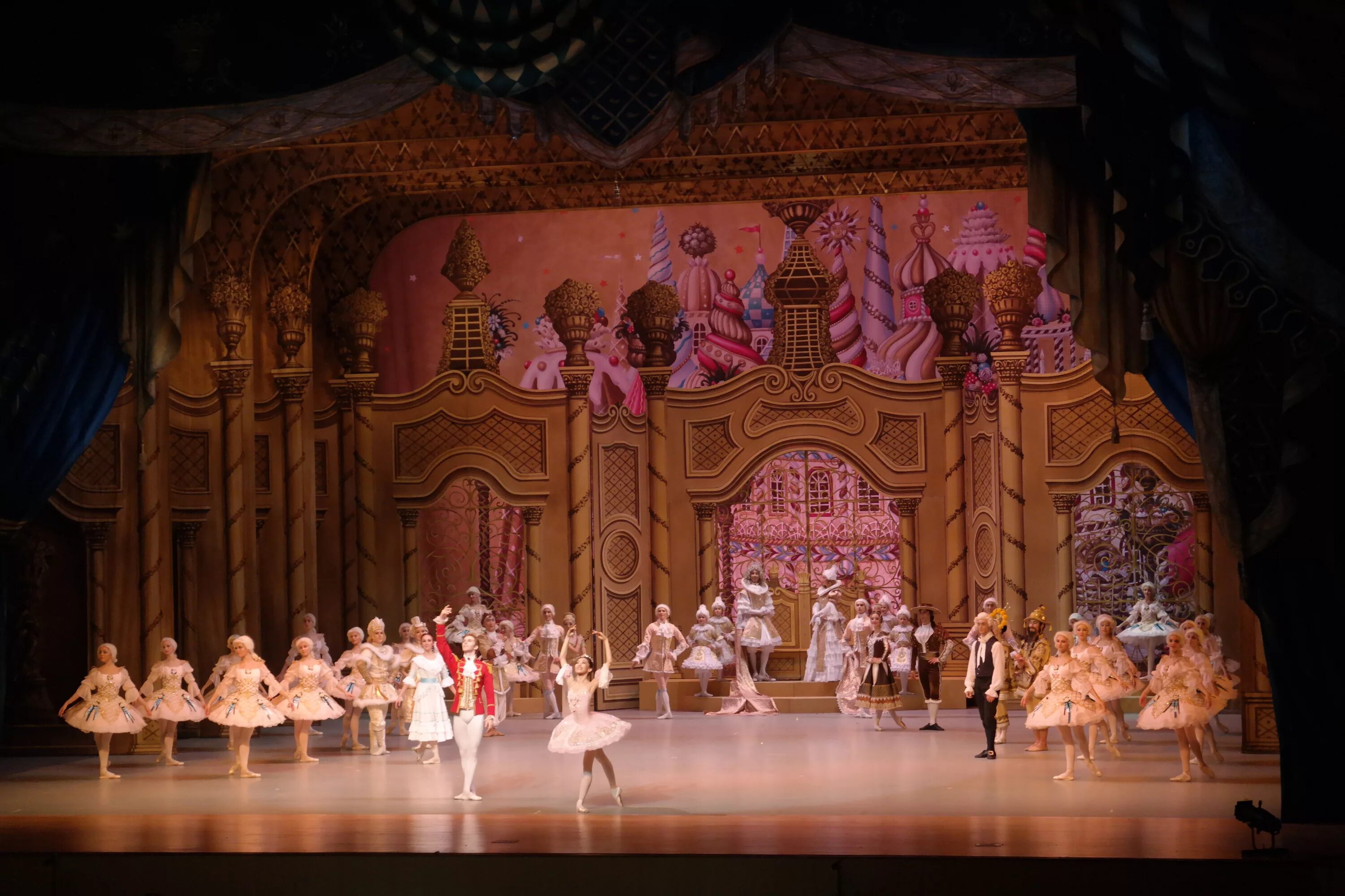 московский классический русский балет. щелкунчик исполнение. персонажи балета щелкунчик чайковского. щелкунчик исполнение. балет щелкунчик большой театр.