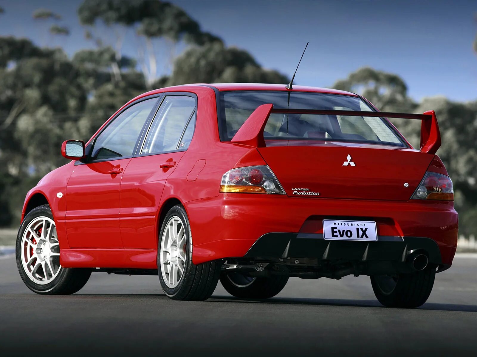 Mitsubishi lancer 9 размеры. Митсубиси Лансер Эволюшн 9. 2005 Mitsubishi Lancer Evolution IX. Mitsubishi Lancer EVO 2005. Митсубиси Лансер Эволюшн 2005.