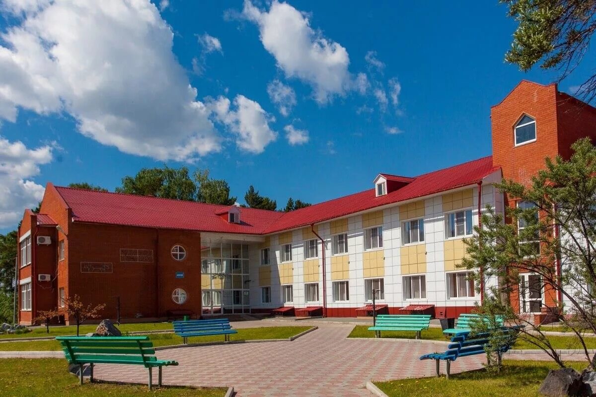 Ишим администрация фото. Ишимский механический завод г. Ишимский. Районный дворец культуры ишимского района. Ишимский район тюменская область.