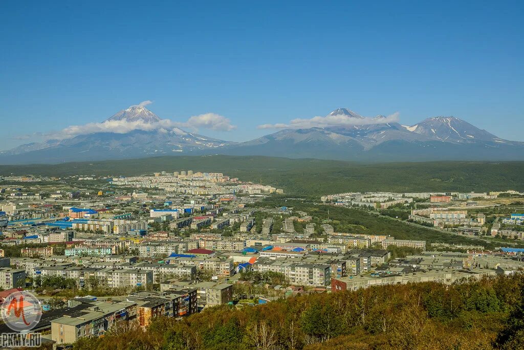 Сайт петропавловск камчатский телефон. Мишенная сопка Петропавловск-Камчатский. Мишенная сопка Петропавловск Камчатский 2008. Петропавловск-Камчатский 2000хй. Панорама Петропавловска-Камчатского.